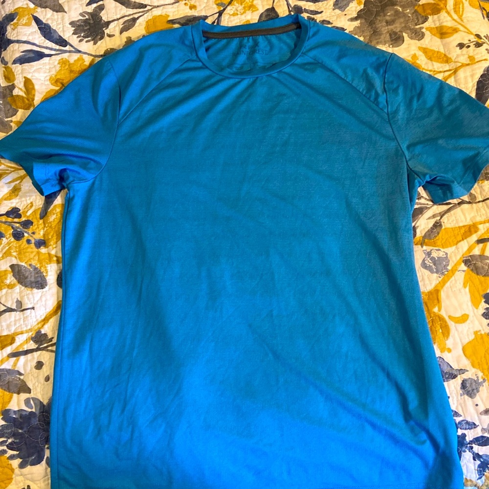 Men’s Small Rainforest RFX workout shirt